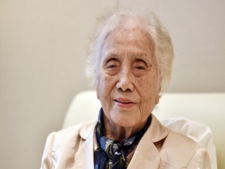Nhà báo Vương Xuân Nguyên: AHLĐ Nguyễn Thị Bình là “bông hồng bất tử” của ngành Ngoại giao Việt Nam